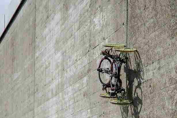 爬墻機(jī)器人 爬墻機(jī)器人