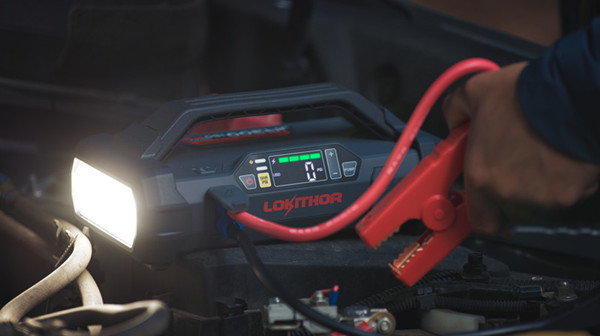 無線充氣泵汽車應急啟動電源 無線充氣泵汽車應急啟動電源