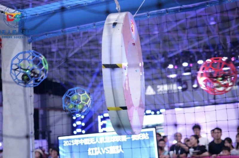 中國(guó)無(wú)人機(jī)足球聯(lián)賽貴陽(yáng)精彩瞬間 中國(guó)無(wú)人機(jī)足球聯(lián)賽貴陽(yáng)精彩瞬間